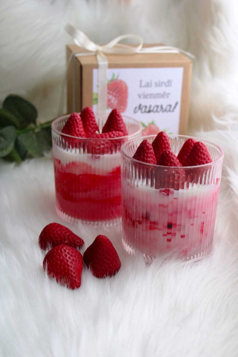 Zemeņu piena kokteilis - burciņsvece